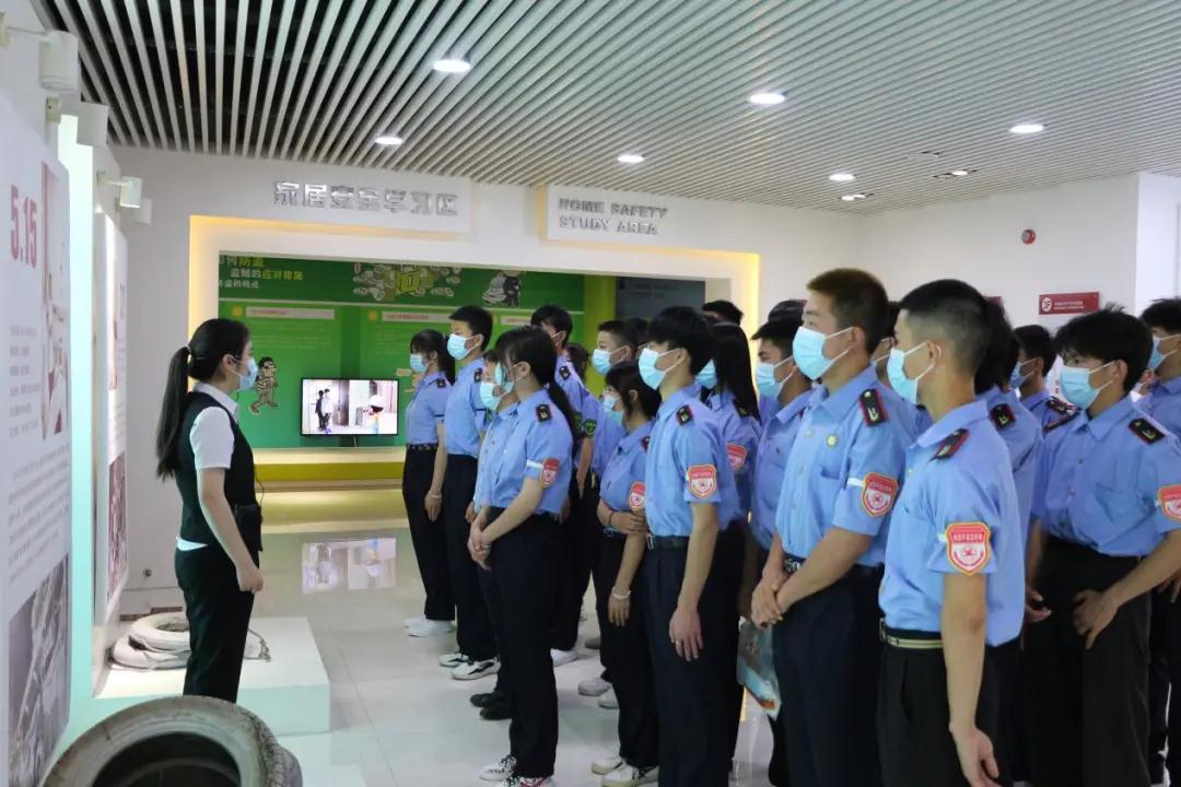 南昌向遠(yuǎn)軌道技術(shù)學(xué)校組織學(xué)生赴南昌安全生產(chǎn)教育警示基地體驗(yàn)活動