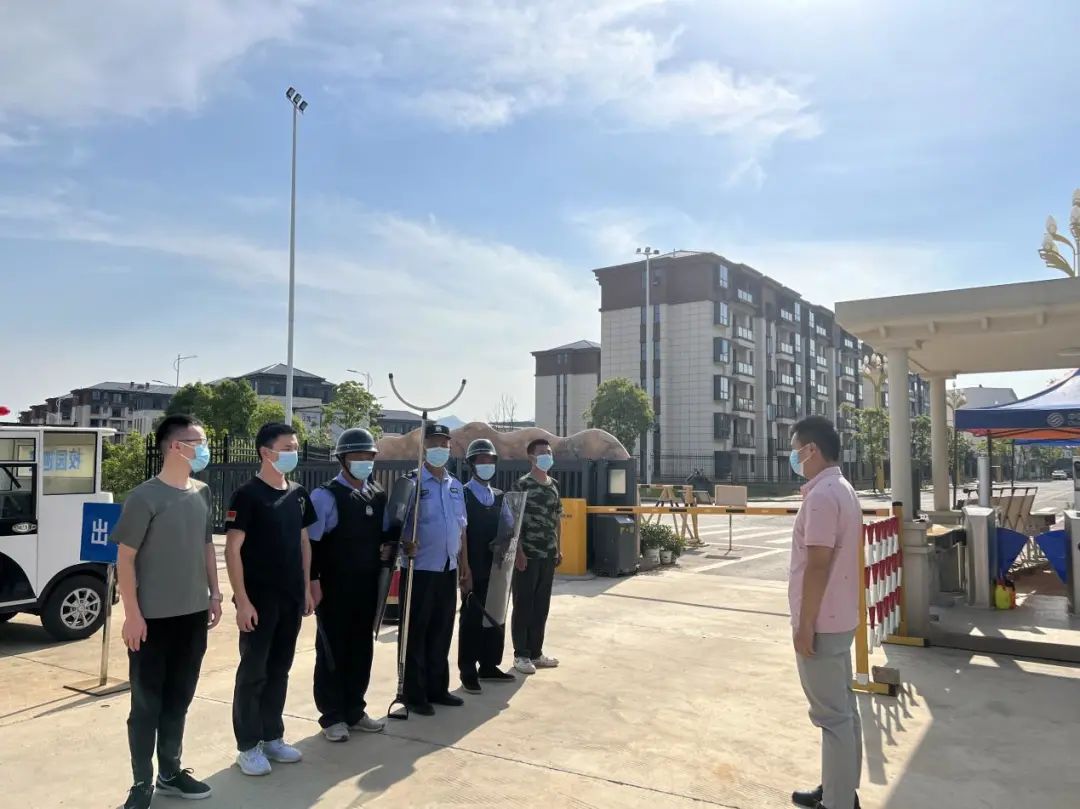 實戰(zhàn)演練 防患未然-南昌向遠軌道技術(shù)學(xué)校開展防暴反恐應(yīng)急演練
