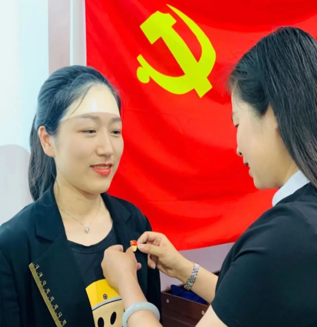 堅(jiān)守初心向未來(lái),喜迎黨的二十大|南昌向遠(yuǎn)軌道技術(shù)學(xué)校召開(kāi)黨員大會(huì)