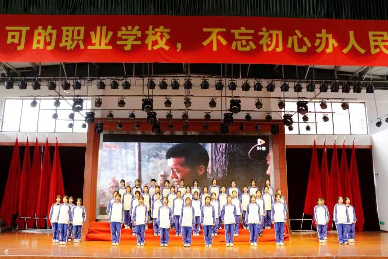南昌向遠(yuǎn)軌道技術(shù)學(xué)校開展“慶祝建團(tuán)百年，唱響青春贊歌”大合唱比賽