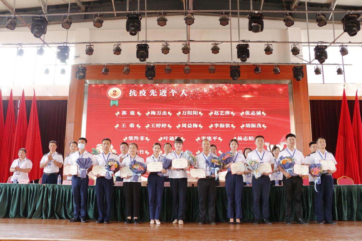 南昌向遠軌道技術(shù)學校召開2021-2022學年先進教師大會