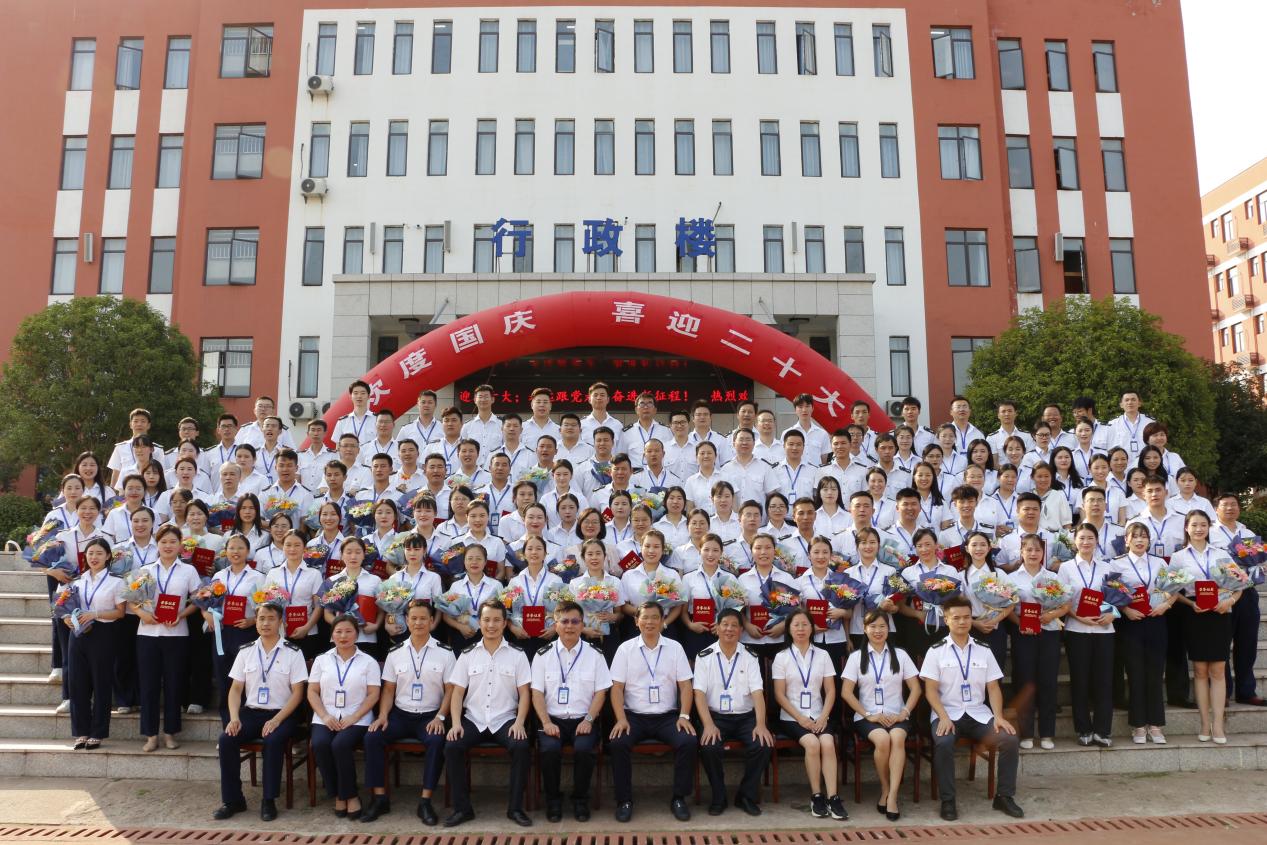 南昌向遠軌道技術(shù)學校召開2021-2022學年先進教師大會