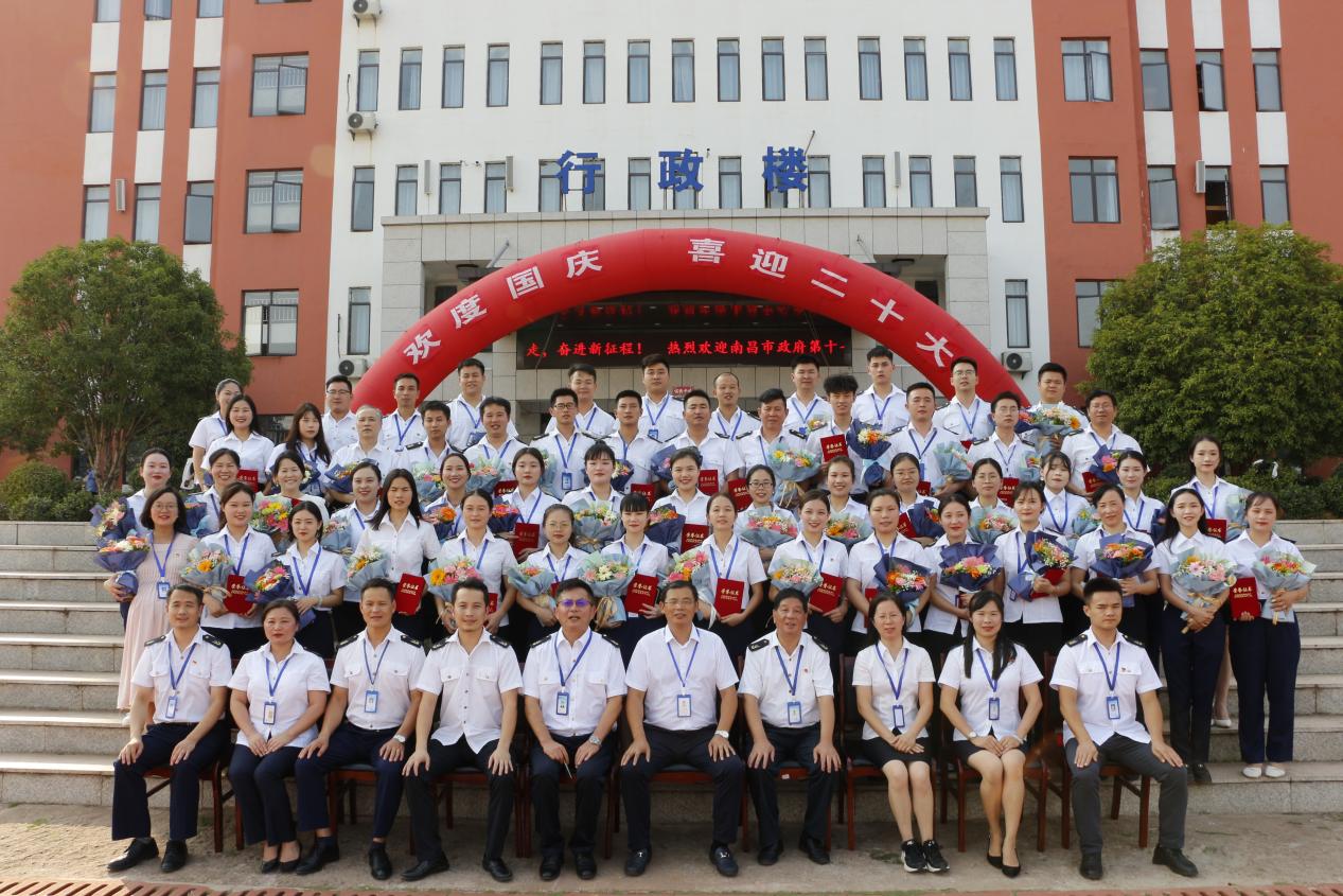 南昌向遠軌道技術(shù)學校召開2021-2022學年先進教師大會