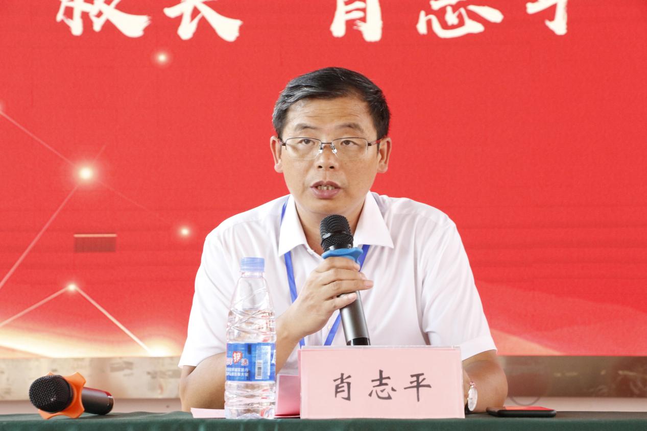 南昌向遠軌道技術(shù)學校召開2021-2022學年先進教師大會