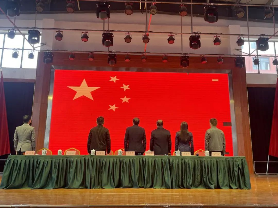 南昌向遠軌道技術(shù)學(xué)校紀(jì)念“一二·九”愛國運動暨新團員入團宣誓儀式