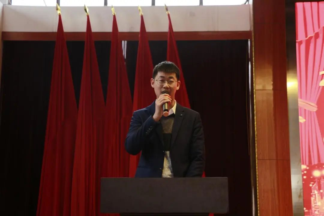 南昌向遠(yuǎn)軌道技術(shù)學(xué)校舉行2021-2022學(xué)度五好學(xué)生、優(yōu)秀學(xué)生干部、優(yōu)秀班集體及各類積極分子表彰大會
