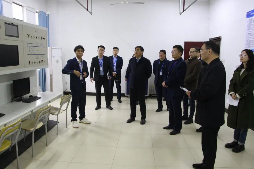 南昌市教育局辦學(xué)水平評(píng)估檢查組一行來我校開展2022年年檢工作
