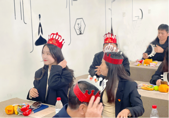 溫馨生日會，情暖教師心|南昌向遠(yuǎn)軌道技術(shù)學(xué)校舉辦2023年第一季度教職工集體生日會