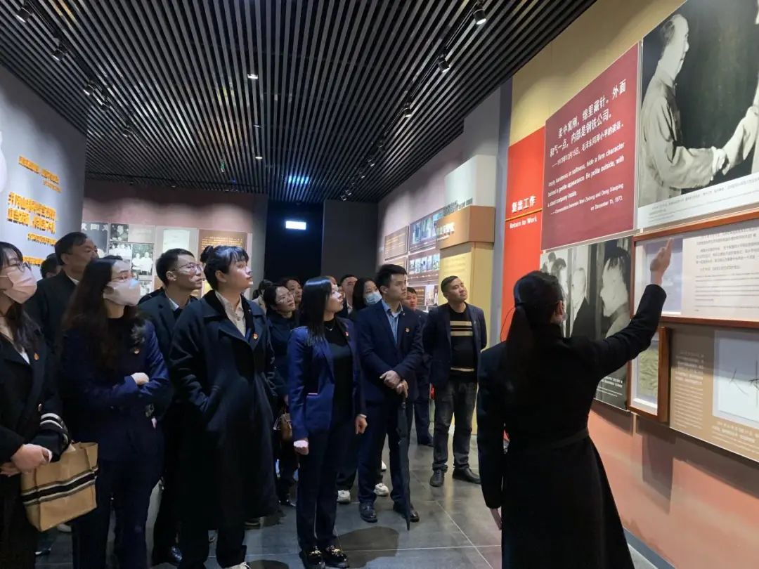 南昌向遠(yuǎn)軌道技術(shù)學(xué)校黨支部開展“緬懷革命先烈 傳承紅色基因”主題黨日活動