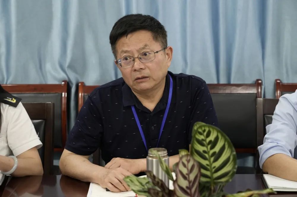 南昌向遠軌道技術學校黨政領導干部理論學習報道