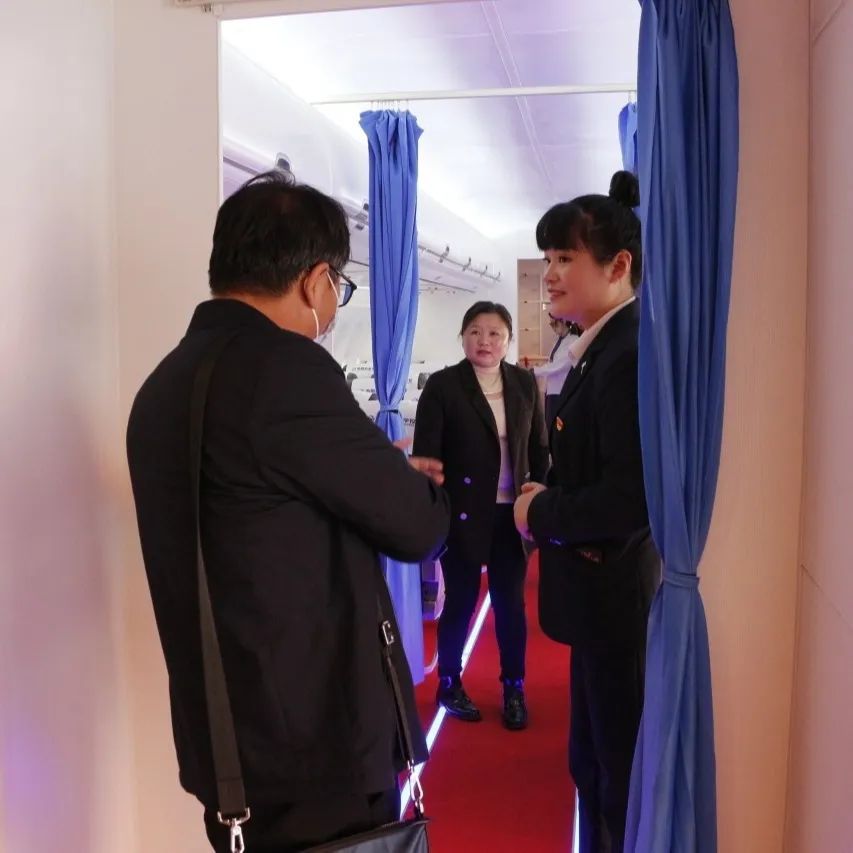 內(nèi)蒙古呼倫貝爾市職業(yè)教育校長能力提升研修班來南昌向遠軌道技術(shù)學(xué)校參觀交流