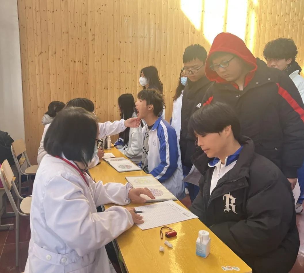 南昌向遠軌道技術(shù)學(xué)校開展學(xué)生健康體檢活動