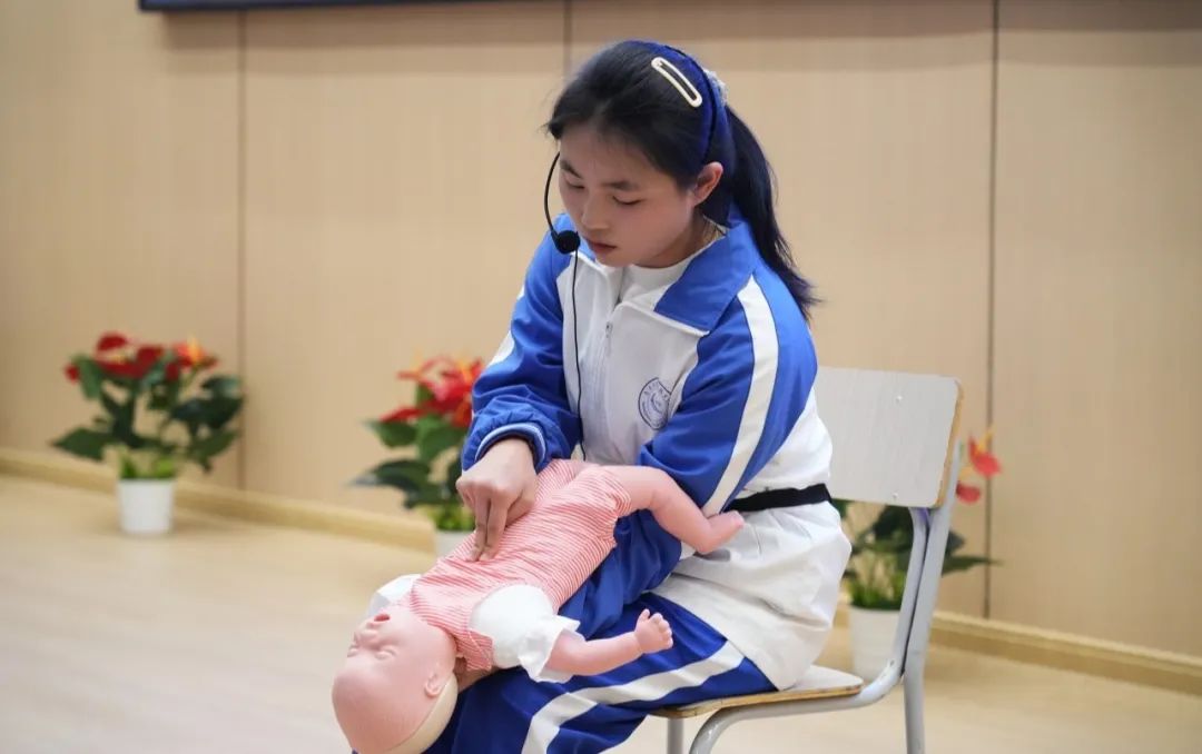 匠心鑄就夢想 技能點(diǎn)亮人生｜南昌向遠(yuǎn)軌道技術(shù)學(xué)校舉行2023年校園技能競賽節(jié)啟動(dòng)儀式