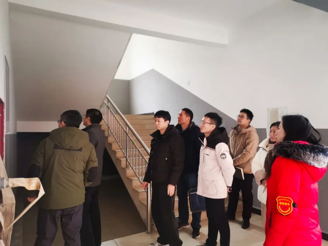 南昌市委教育工委副書記、市教育局副局長何永明蒞臨南昌向遠軌道技術學校檢查督導消防安全工作