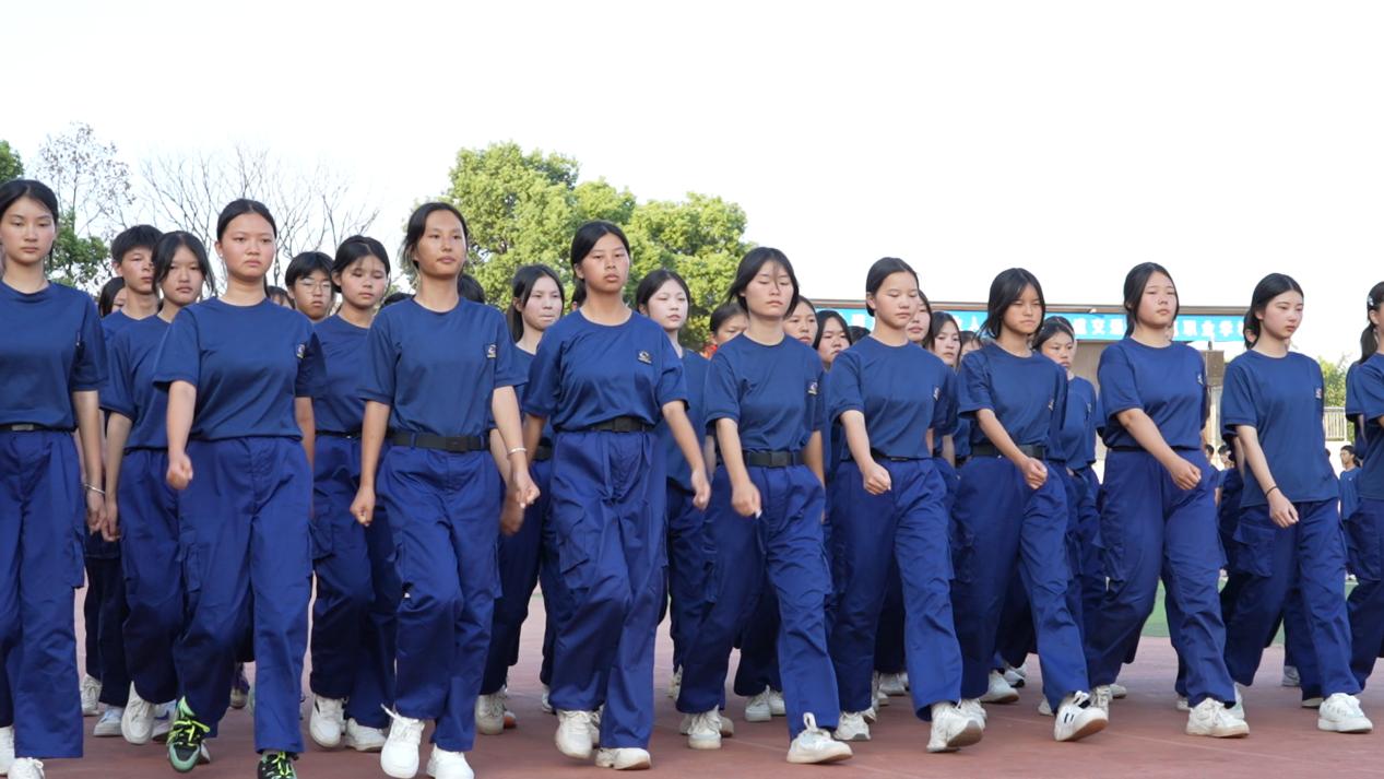 【國防教育】南昌向遠(yuǎn)軌道學(xué)校順利舉行2024級新生軍訓(xùn)成果匯報展示暨表彰大會