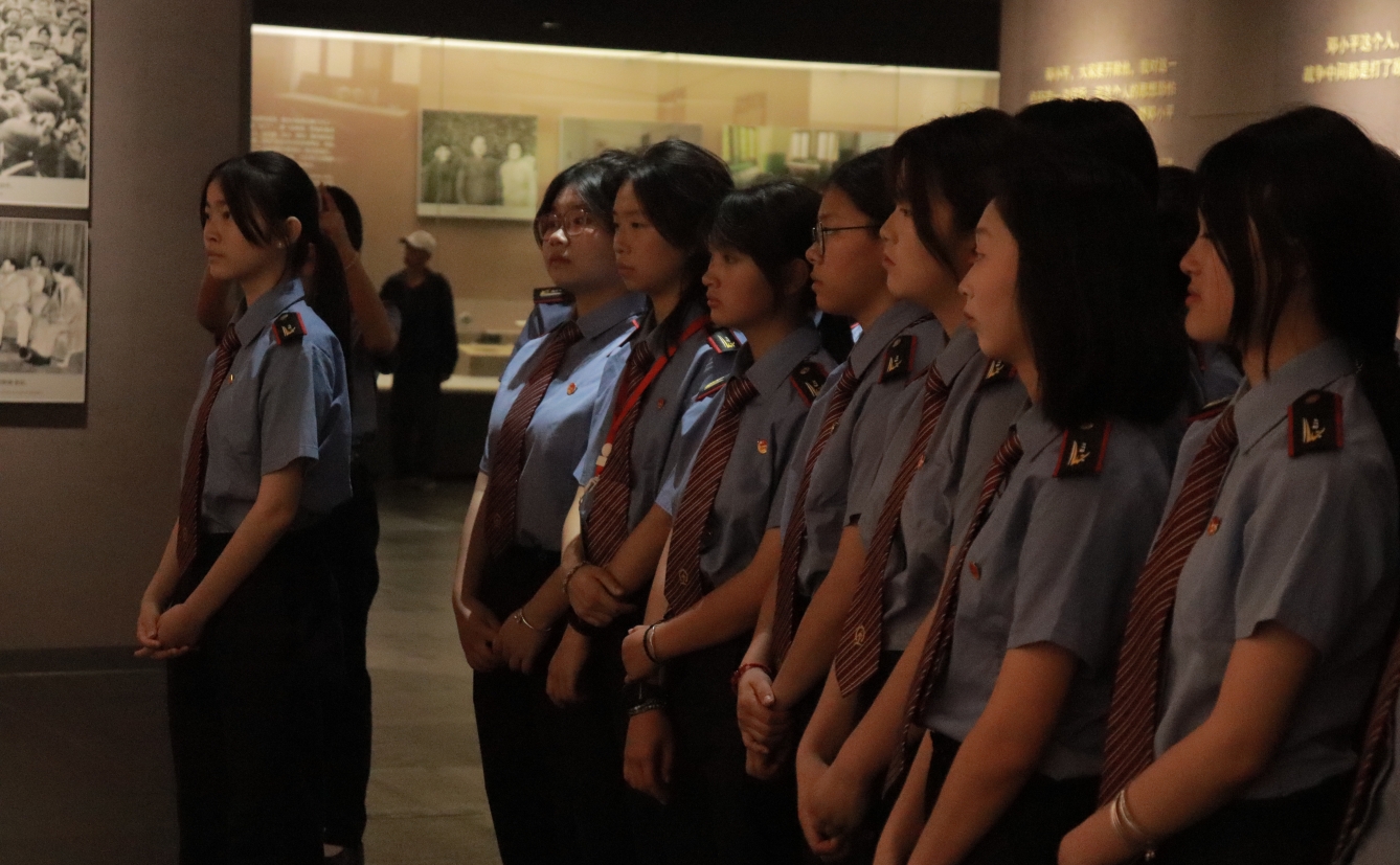 把思政課搬到小平小道陳列館|南昌向遠(yuǎn)軌道技術(shù)學(xué)校團委開展11月主題團日活動