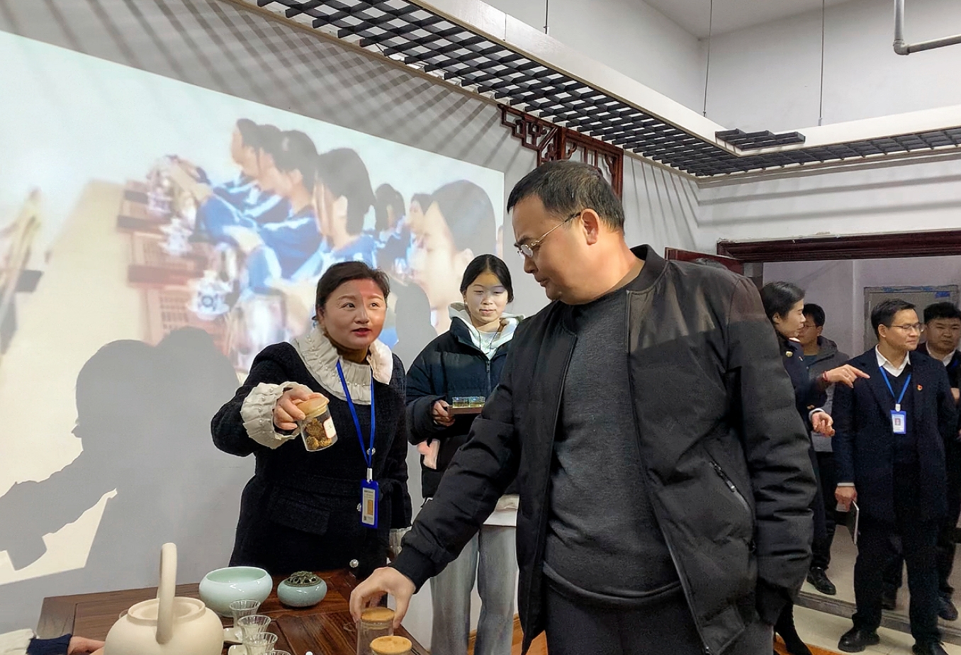泰和縣職教社來南昌向遠軌道技術(shù)學?？疾煺{(diào)研