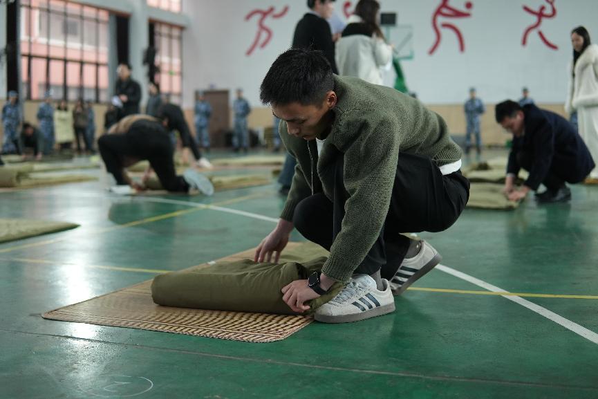 南昌向遠(yuǎn)軌道技術(shù)學(xué)校首屆班主任節(jié)班主任風(fēng)采展示之疊被子大賽圓滿落幕