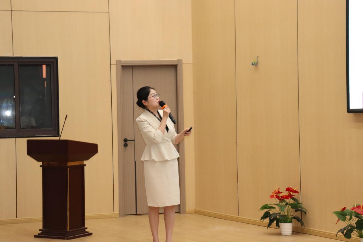 南昌向遠(yuǎn)軌道技術(shù)學(xué)校班主任能力大賽暨班主任節(jié)圓滿落幕