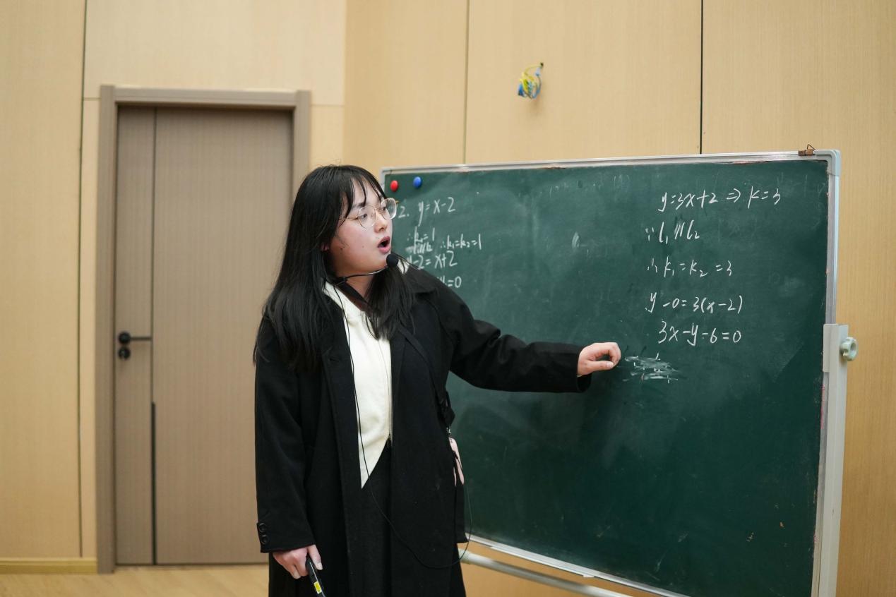 南昌向遠(yuǎn)軌道技術(shù)學(xué)校班主任能力大賽暨班主任節(jié)圓滿落幕