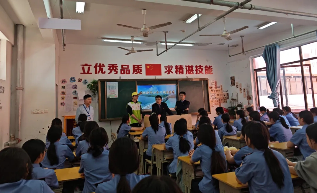 南昌車務(wù)段蒞臨南昌向遠(yuǎn)軌道技術(shù)學(xué)校開展安全主題教育活動