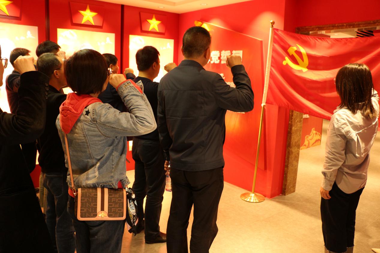 南昌向遠軌道技術(shù)學校黨支部與南昌市自然資源局新建分局機關(guān)支部黨史教育共建活動
