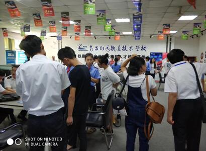 南昌向遠(yuǎn)軌道技術(shù)學(xué)校學(xué)生報名火爆