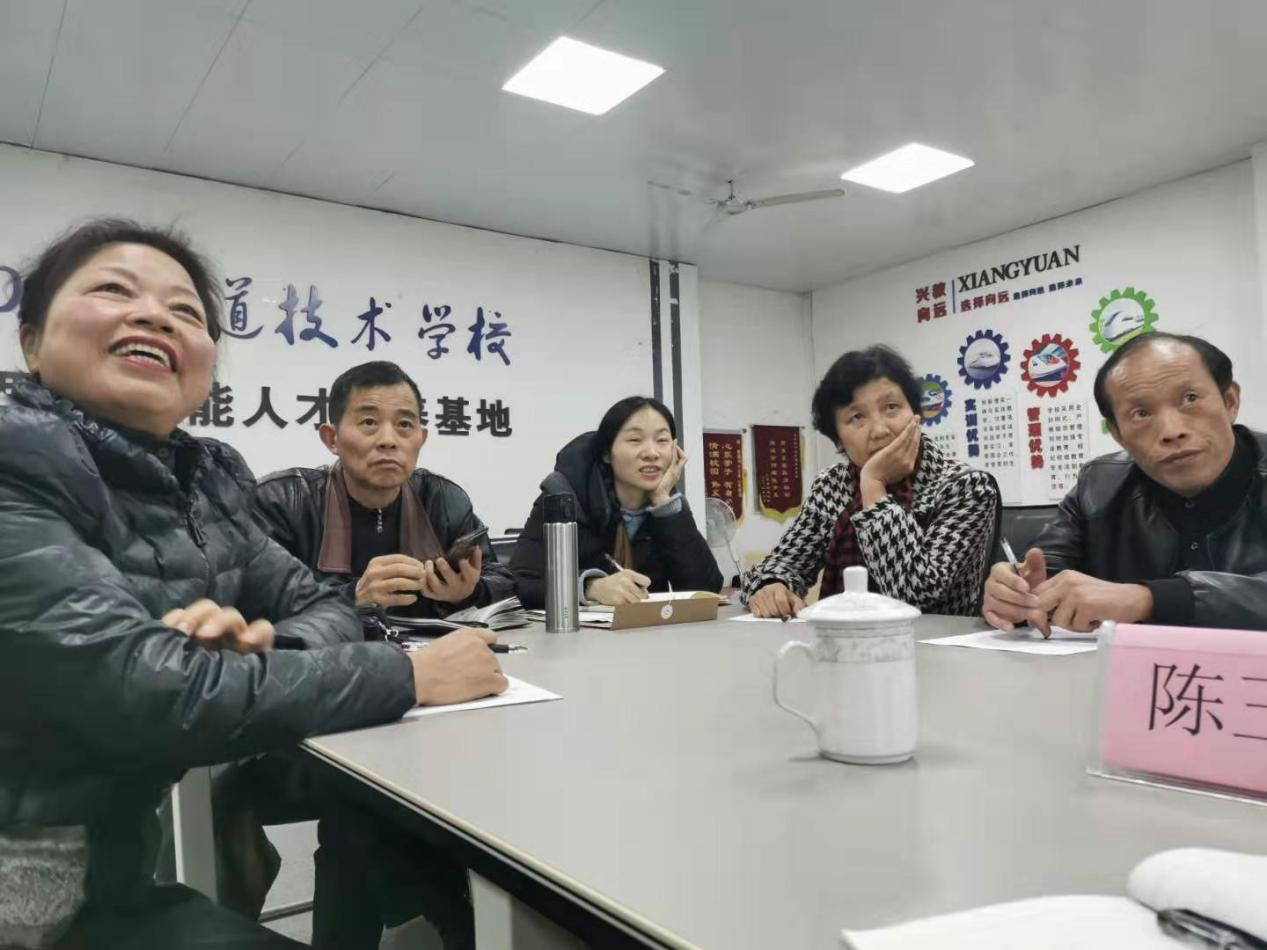 南昌向遠(yuǎn)軌道技術(shù)學(xué)校運(yùn)輸工程管理系教研室在樂(lè)化校區(qū)召開教研會(huì)