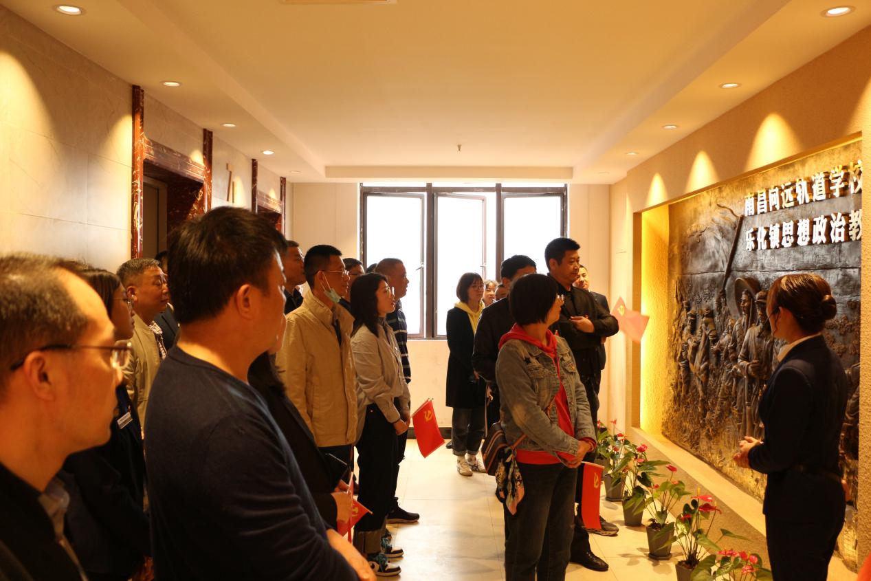 南昌向遠軌道技術(shù)學校黨支部與南昌市自然資源局新建分局機關(guān)支部黨史教育共建活動