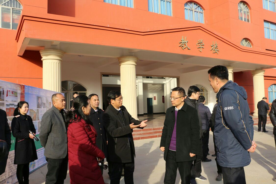 南昌向遠軌道技術(shù)學(xué)校新建區(qū)領(lǐng)導(dǎo)來?？疾? width=