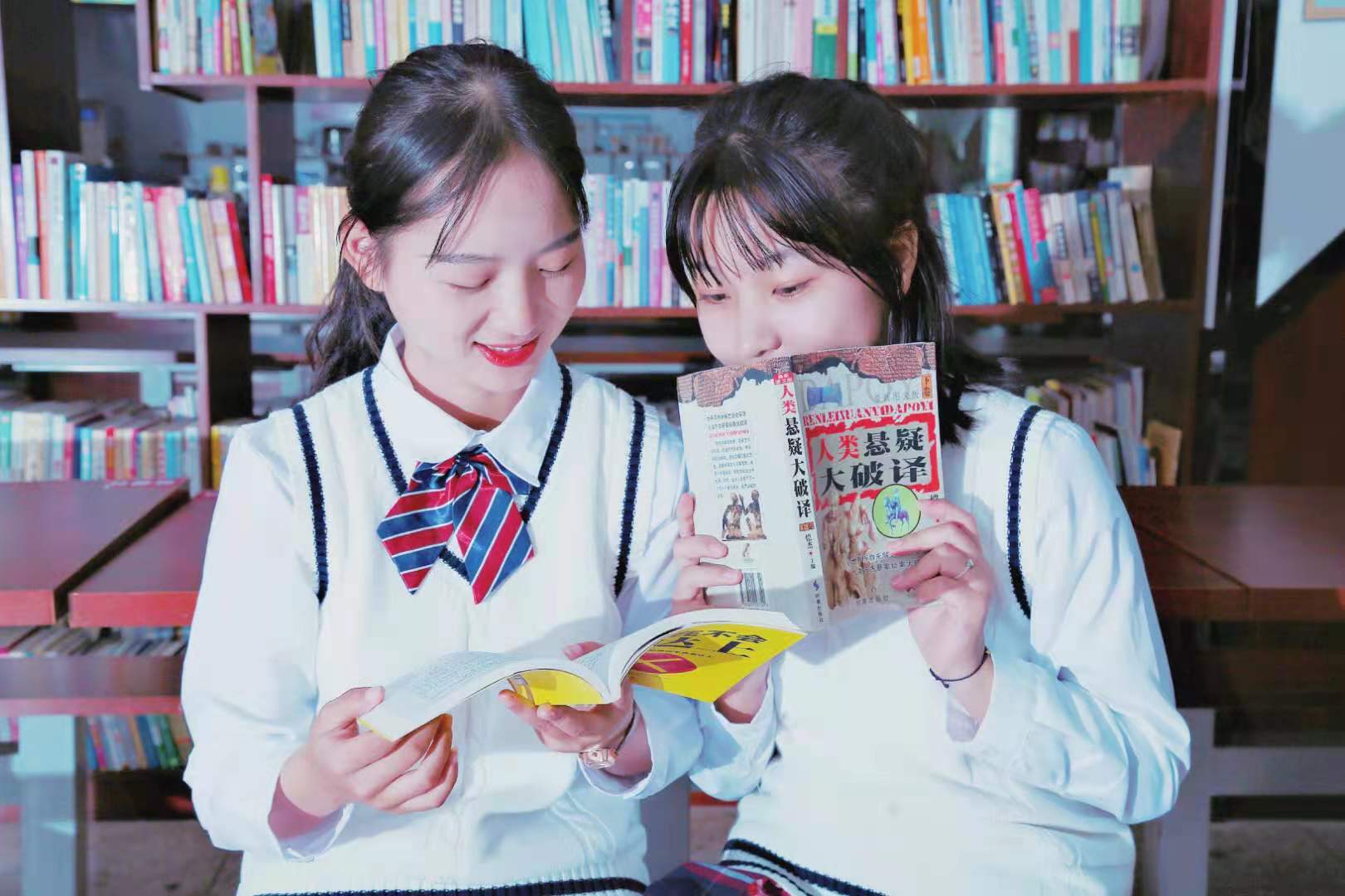 南昌向遠軌道技術學校2019-2020學年度中等職業(yè)教育國家獎學金頒獎儀式在學生活動中心隆重舉行