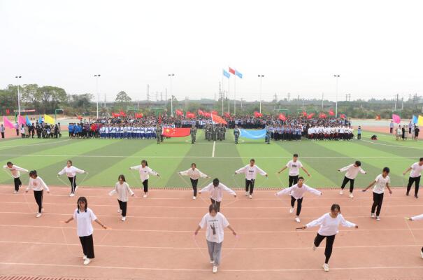 南昌向遠(yuǎn)軌道技術(shù)學(xué)校第十二屆秋季田徑運(yùn)動(dòng)會(huì)開(kāi)幕