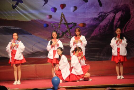 南昌向遠(yuǎn)軌道技術(shù)學(xué)校“致青春”主題晚會(huì)