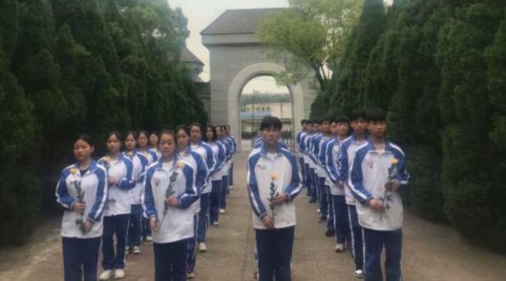 南昌向遠(yuǎn)鐵路學(xué)校聚沙成塔，積水成淵---愛的教育，傳播正能量！