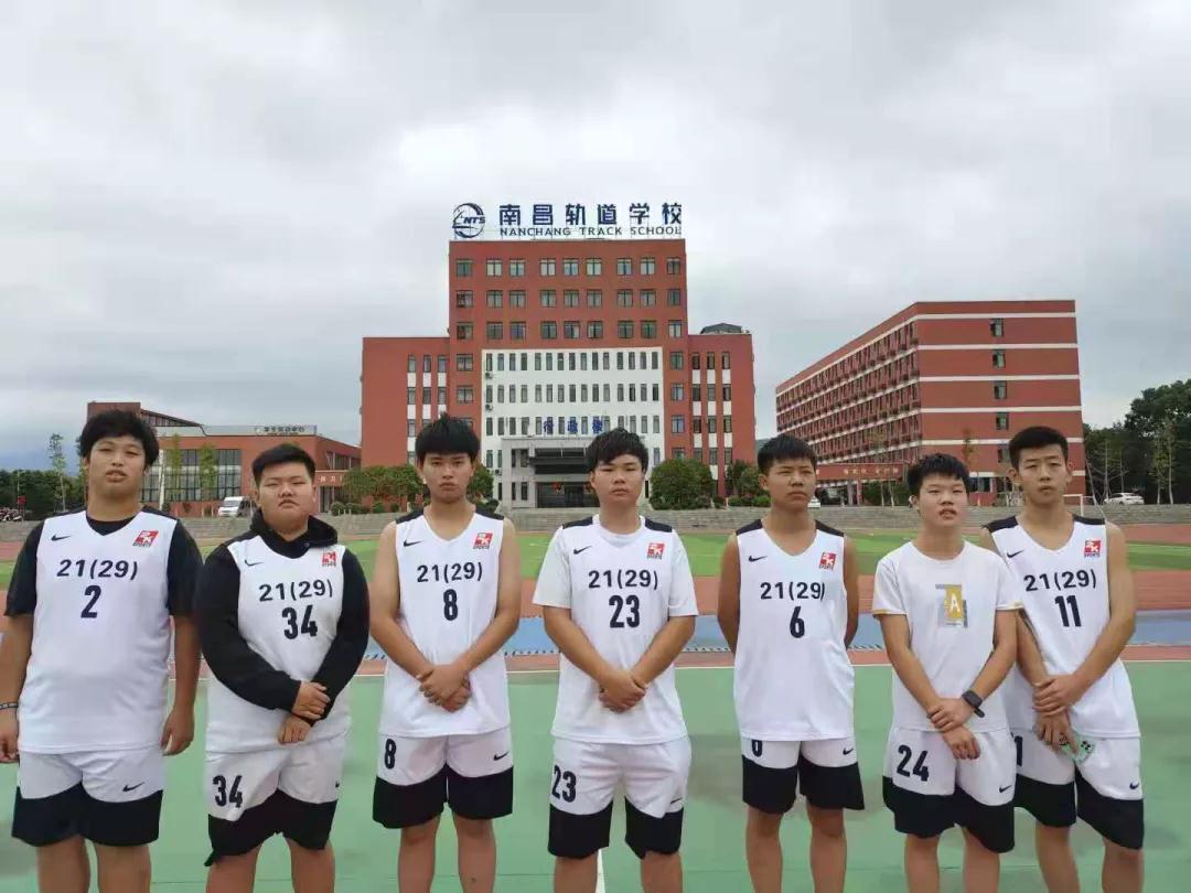 南昌向遠軌道技術(shù)學(xué)校2021級“新生杯”籃球賽圓滿落幕！