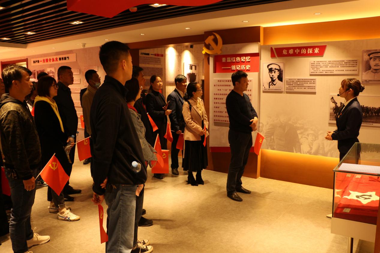 南昌向遠軌道技術(shù)學校黨支部與南昌市自然資源局新建分局機關(guān)支部黨史教育共建活動
