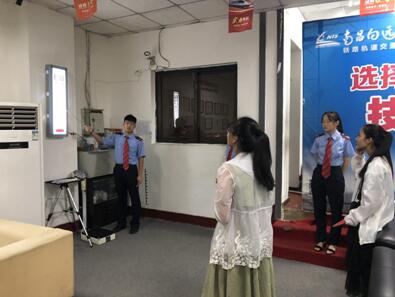 南昌向遠(yuǎn)軌道技術(shù)學(xué)校學(xué)生報名火爆