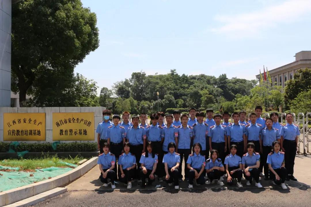南昌向遠(yuǎn)軌道技術(shù)學(xué)校組織學(xué)生赴南昌安全生產(chǎn)教育警示基地體驗(yàn)活動