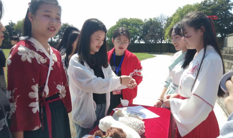 南昌向遠(yuǎn)鐵路學(xué)校聚沙成塔，積水成淵---愛的教育，傳播正能量！