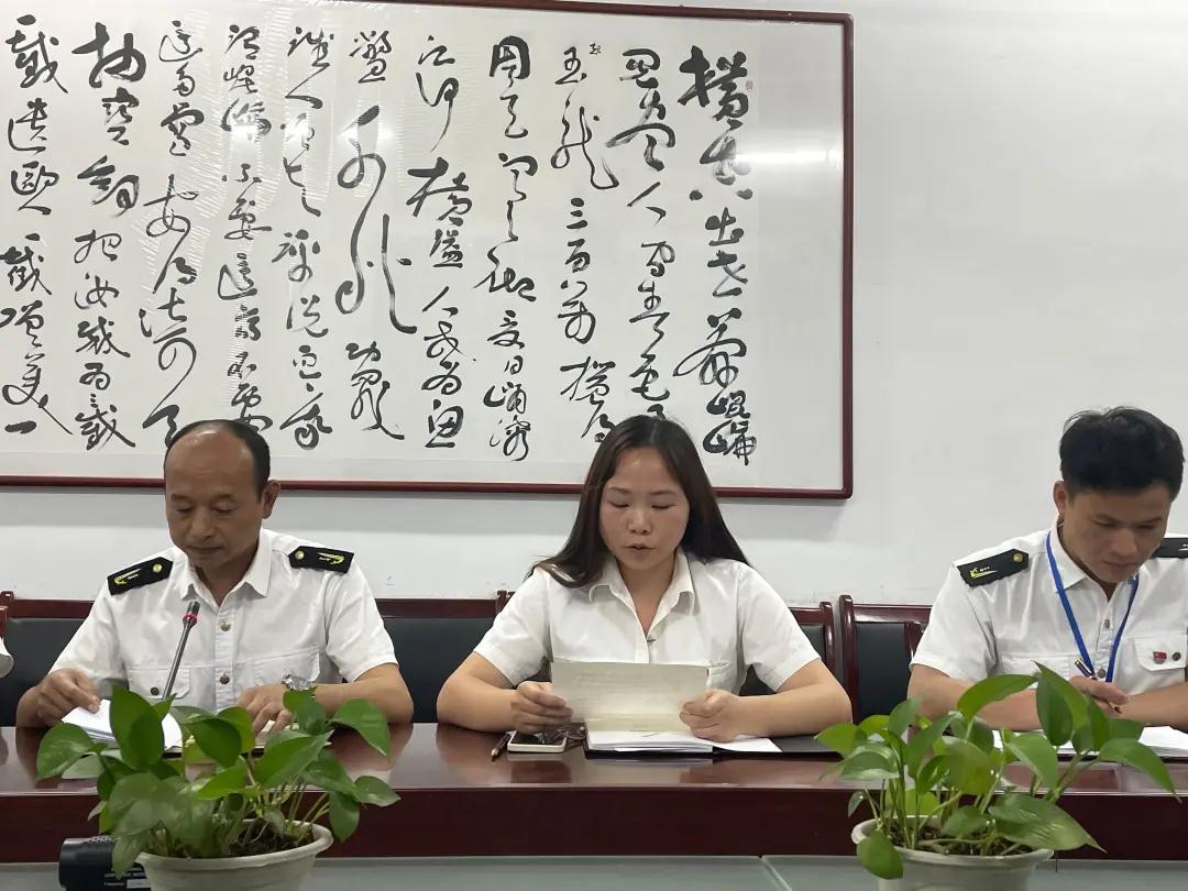 南昌向遠軌道技術學校黨支部召開接收預備黨員大會