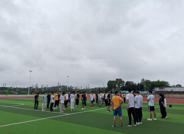 南昌向遠(yuǎn)軌道技術(shù)學(xué)校展體育課堂風(fēng)采，共教研促成長