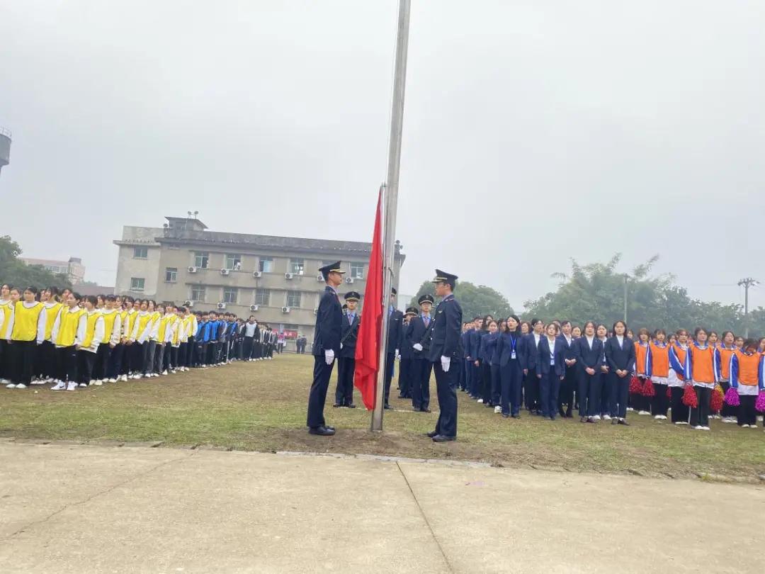 南昌向遠軌道技術(shù)學(xué)校第六屆趣味運動會順利開幕