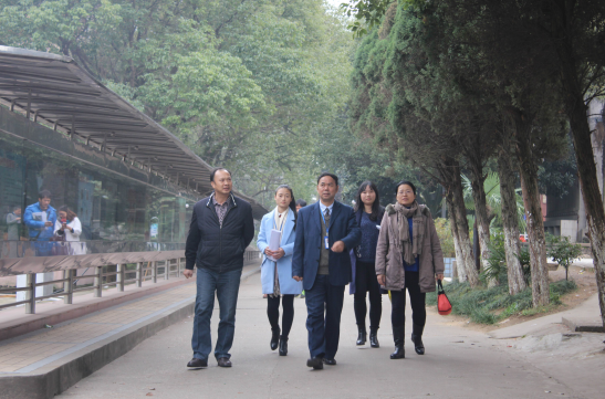 廣西賀州學院體育學院院長一行來我校南昌向遠軌道技術學??疾旖涣? width=