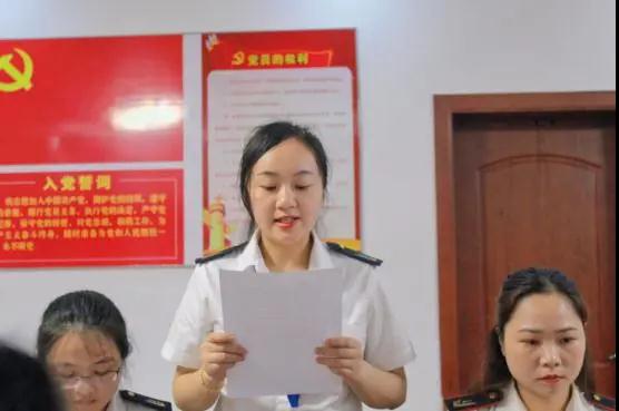 南昌向遠軌道技術學校舉行新黨員入黨宣誓暨老黨員重溫入黨誓詞儀式