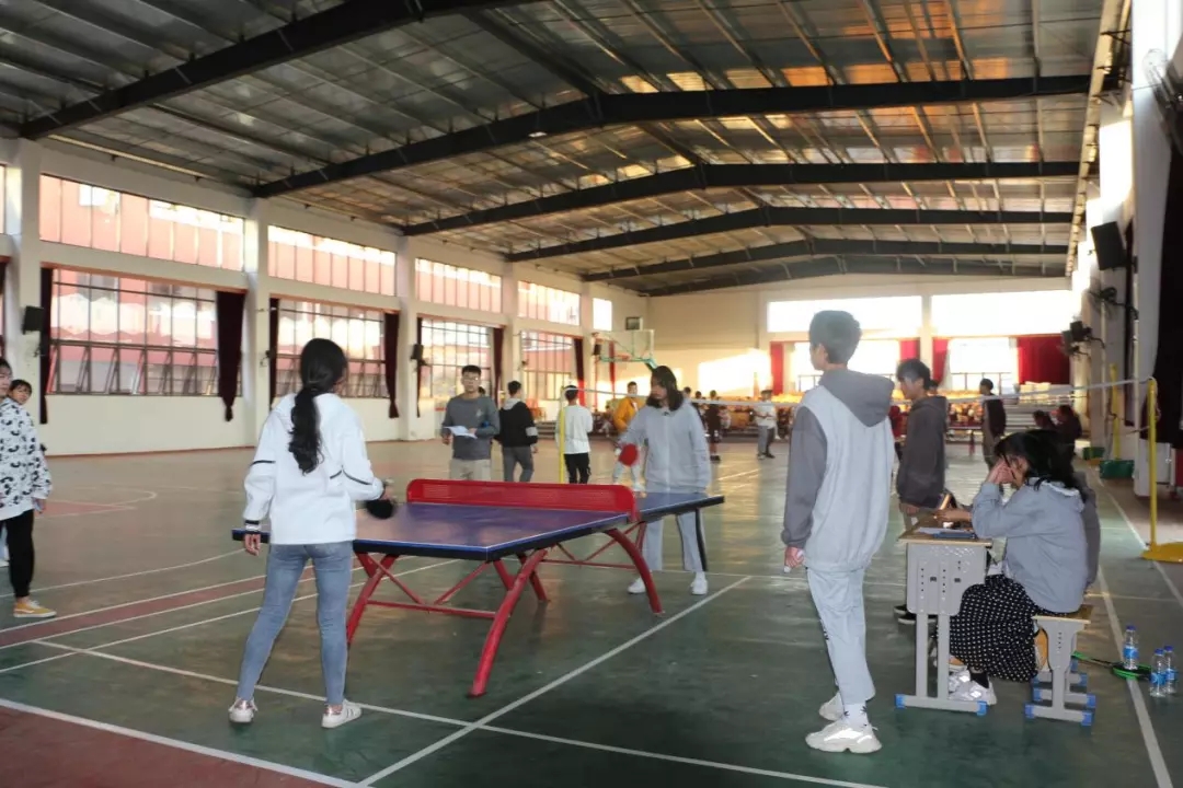 南昌向遠(yuǎn)軌道技術(shù)學(xué)校乒乓球社團