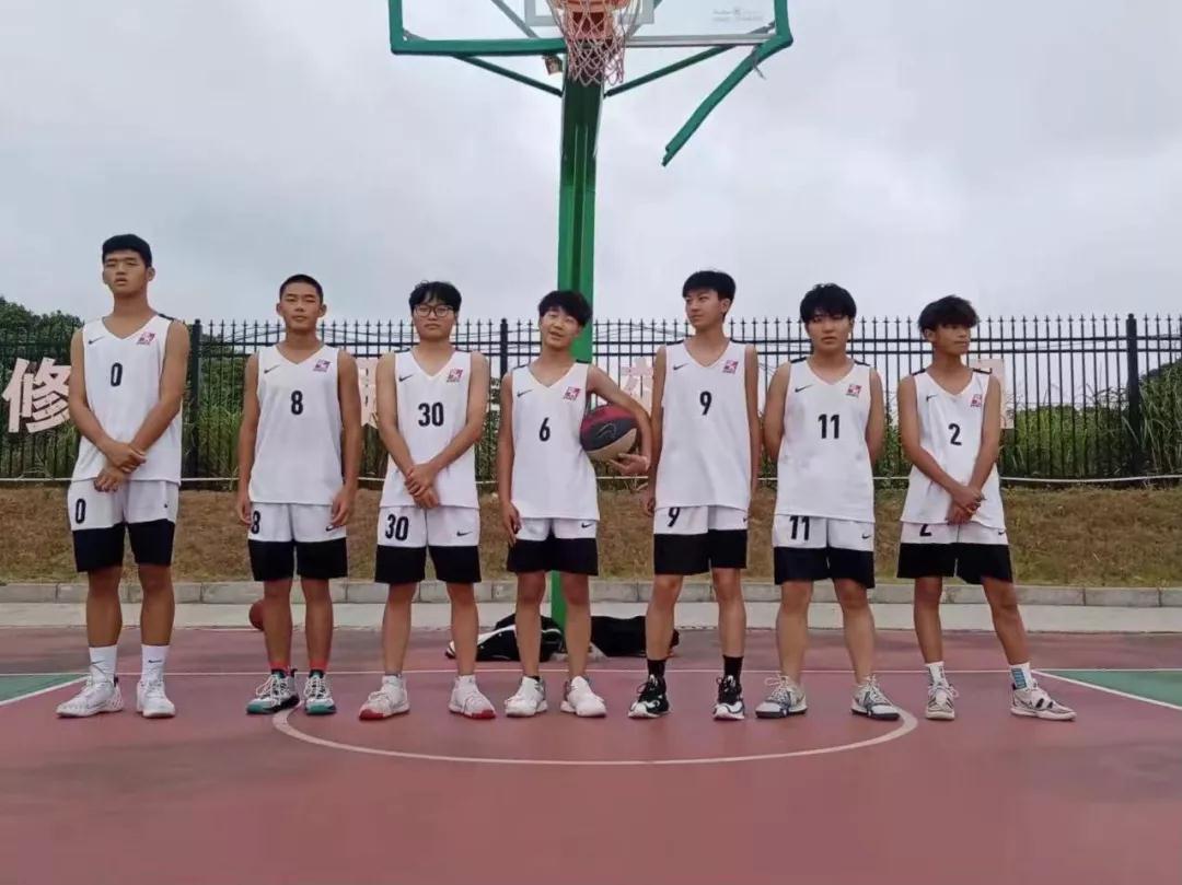 南昌向遠軌道技術(shù)學(xué)校2021級“新生杯”籃球賽圓滿落幕！