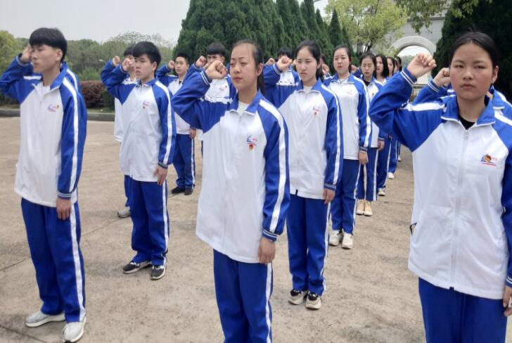 南昌向遠(yuǎn)鐵路學(xué)校聚沙成塔，積水成淵---愛的教育，傳播正能量！