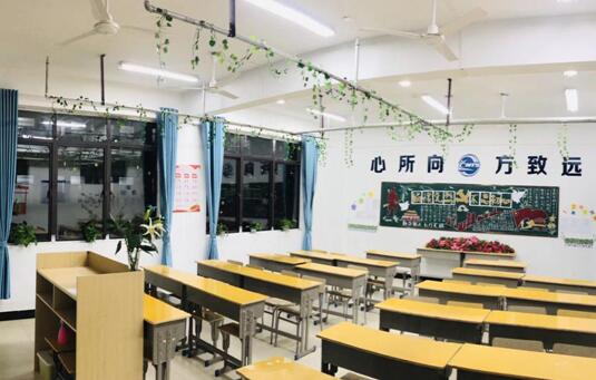 南昌向遠(yuǎn)軌道技術(shù)學(xué)校順利舉行“致青春,夢飛揚(yáng)”班級文化建設(shè)評比活動