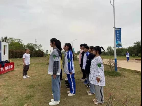 南昌向遠(yuǎn)軌道技術(shù)學(xué)校開(kāi)展校規(guī)校紀(jì)整治活動(dòng)