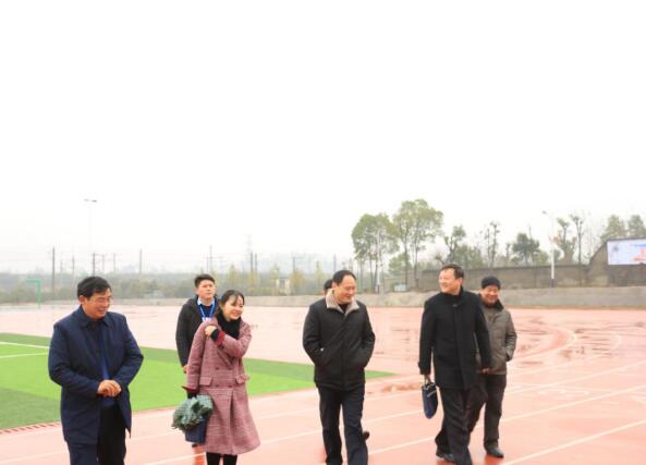 南昌市財政局、教育局領(lǐng)導(dǎo)干部一行蒞臨南昌向遠鐵路學校檢查指導(dǎo)工作！